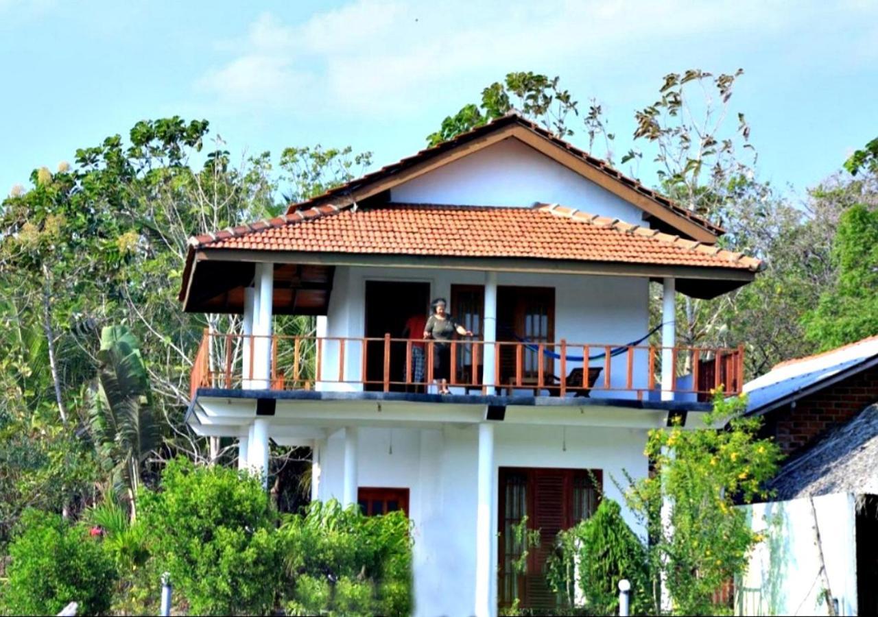 Pearl Cave Cabanas & Resturant Tangalle Esterno foto