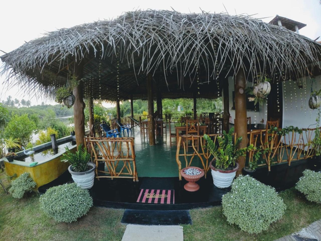 Pearl Cave Cabanas & Resturant Tangalle Esterno foto